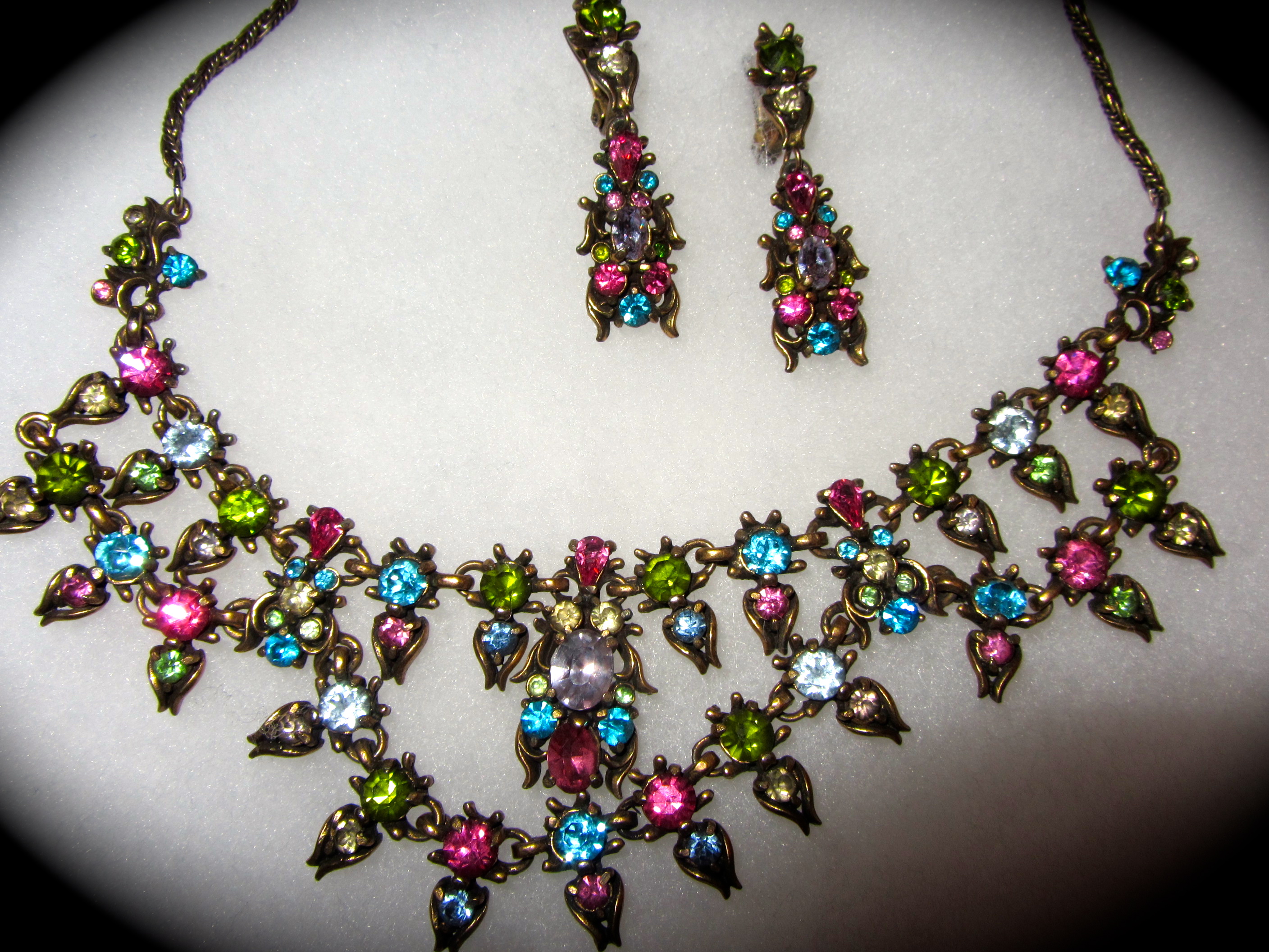 in pastel colors. Gorgeous HOLLYCRAFT necklace and earrings set